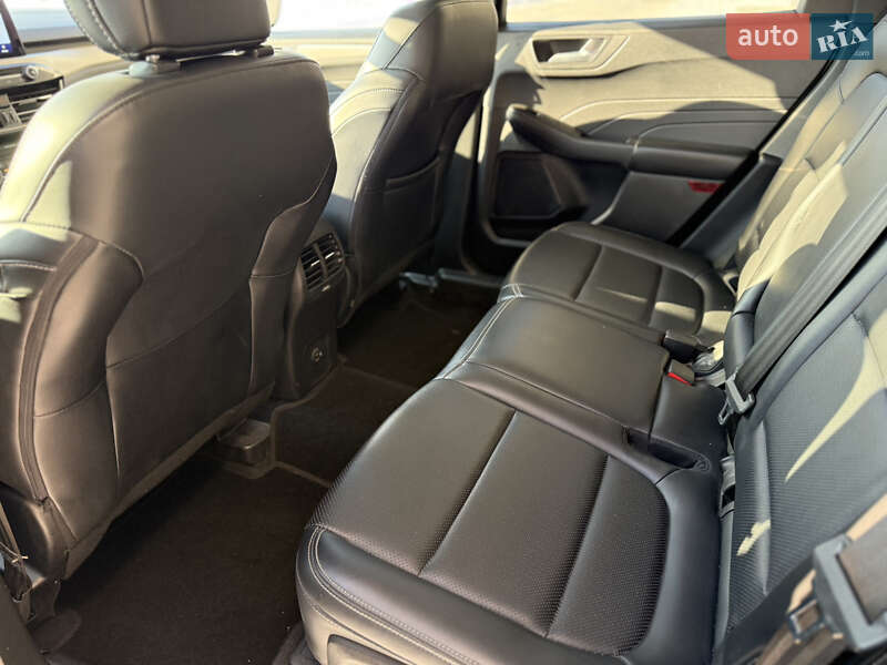 Внедорожник / Кроссовер Ford Escape 2021 в Киеве