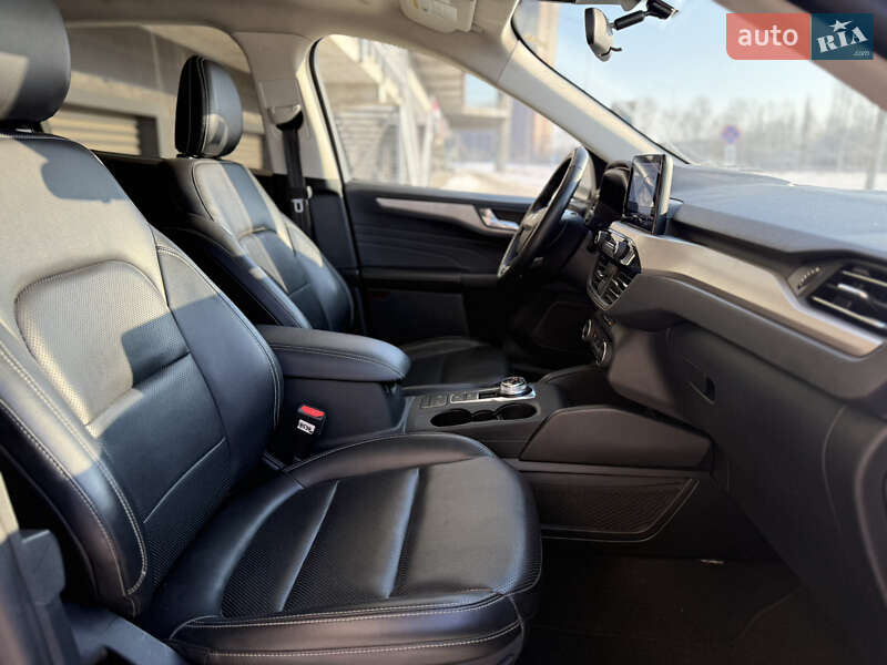 Внедорожник / Кроссовер Ford Escape 2021 в Киеве