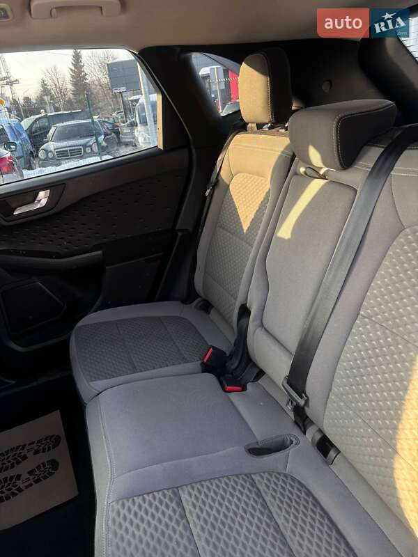 Позашляховик / Кросовер Ford Escape 2019 в Стрию