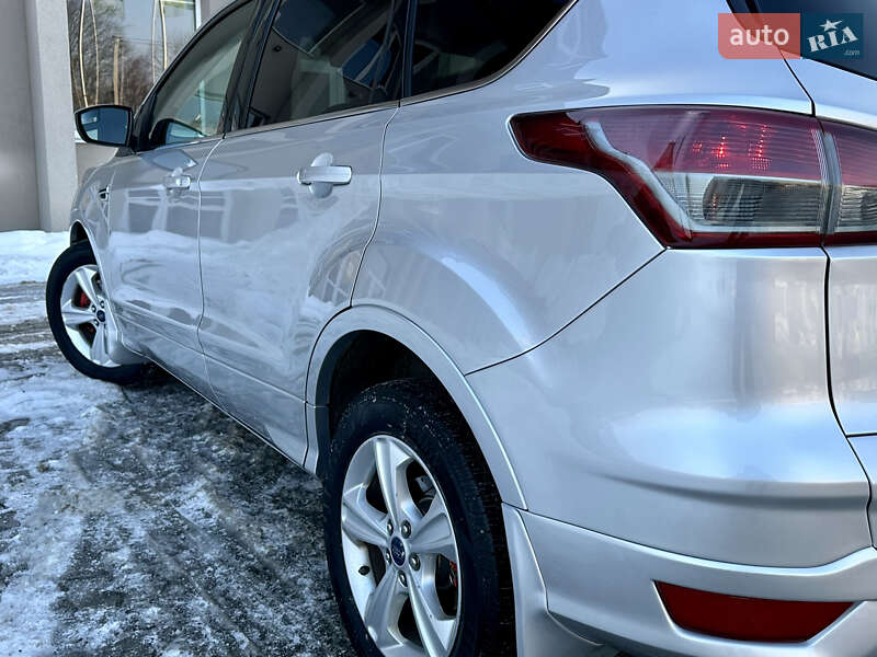 Позашляховик / Кросовер Ford Escape 2015 в Дрогобичі