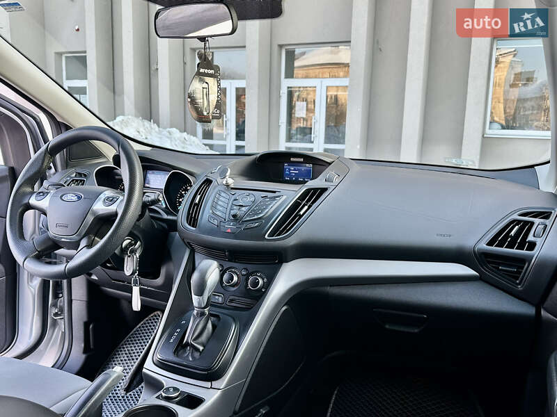Позашляховик / Кросовер Ford Escape 2015 в Дрогобичі