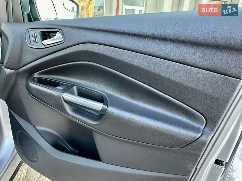 Позашляховик / Кросовер Ford Escape 2015 в Дрогобичі