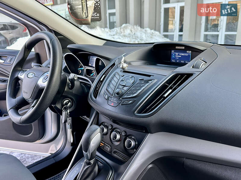 Позашляховик / Кросовер Ford Escape 2015 в Дрогобичі