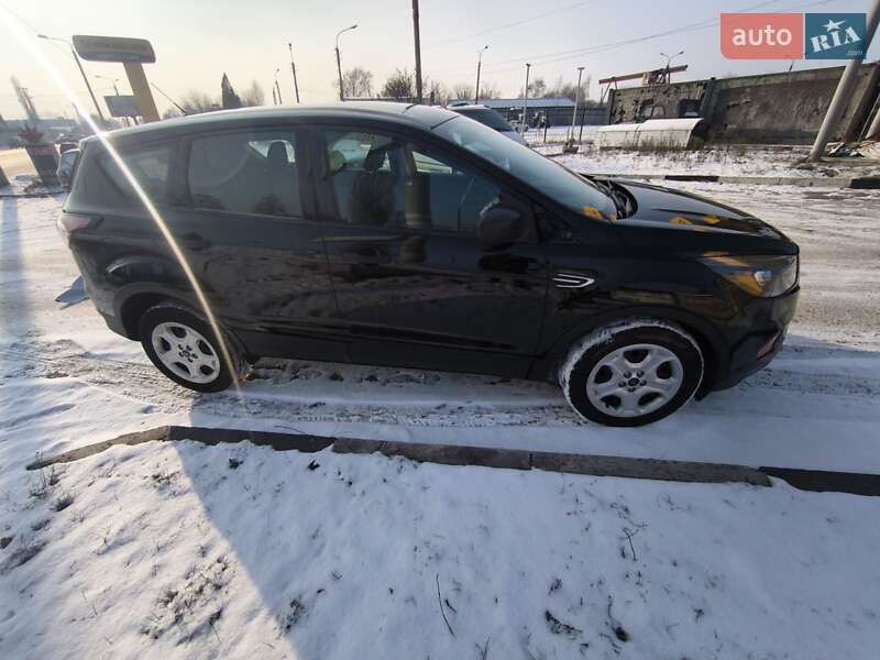 Внедорожник / Кроссовер Ford Escape 2017 в Сумах