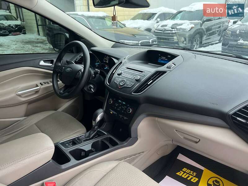 Внедорожник / Кроссовер Ford Escape 2018 в Ивано-Франковске