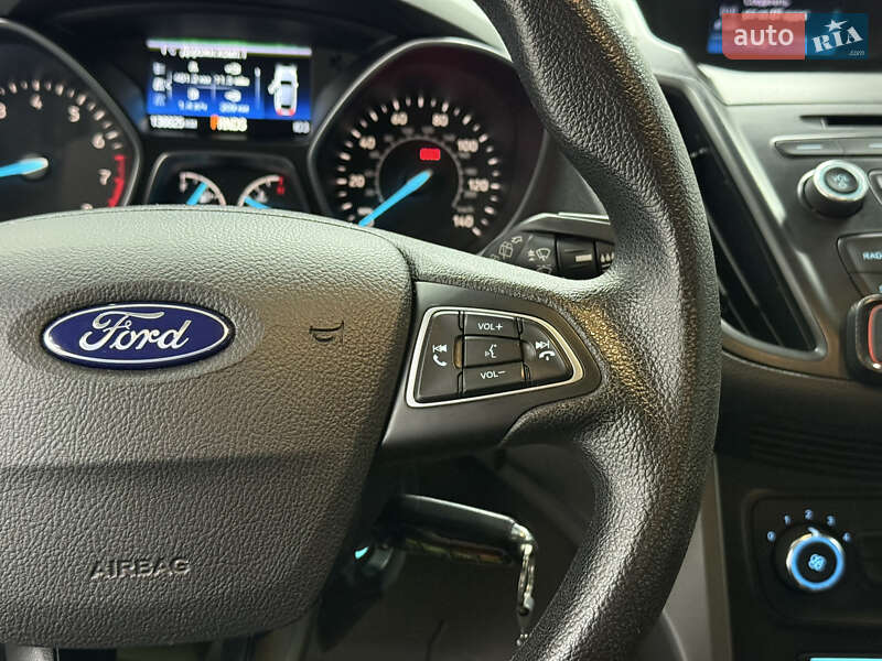 Внедорожник / Кроссовер Ford Escape 2017 в Одессе