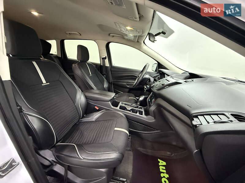 Внедорожник / Кроссовер Ford Escape 2017 в Одессе