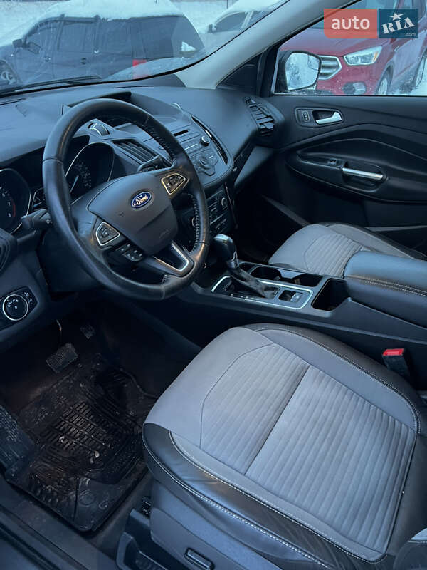 Позашляховик / Кросовер Ford Escape 2017 в Львові
