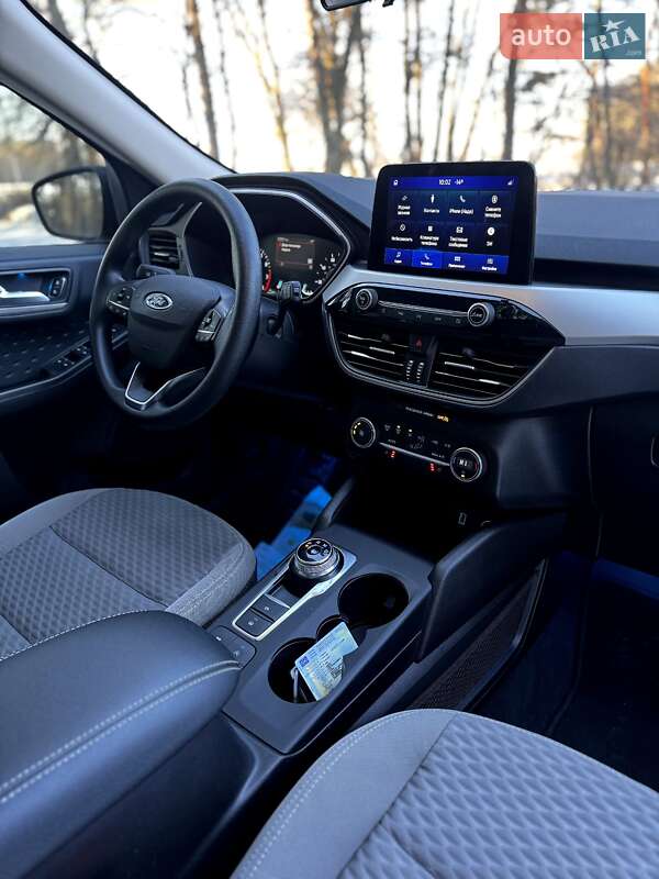 Внедорожник / Кроссовер Ford Escape 2020 в Барышевке