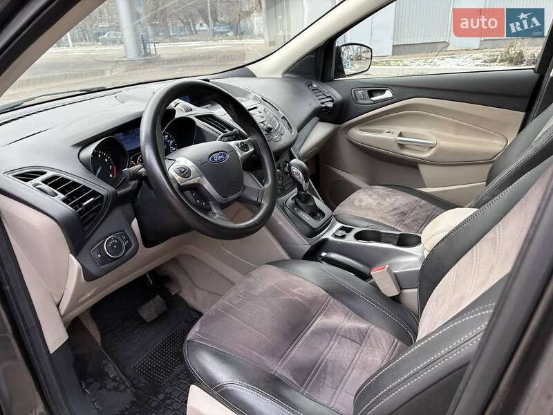 Внедорожник / Кроссовер Ford Escape 2015 в Николаеве