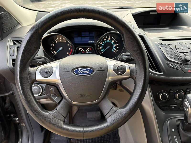 Внедорожник / Кроссовер Ford Escape 2015 в Николаеве