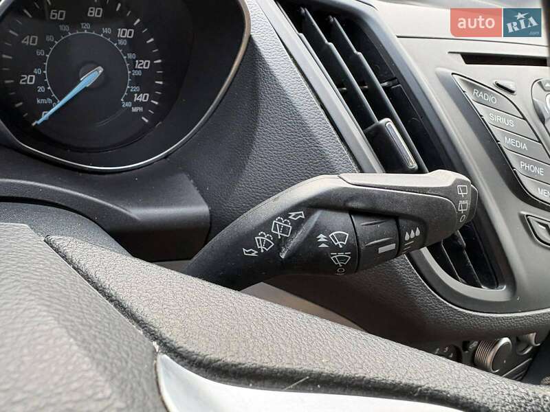 Внедорожник / Кроссовер Ford Escape 2015 в Николаеве