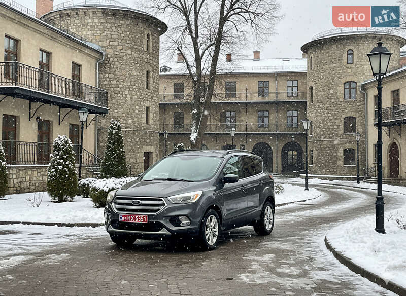Внедорожник / Кроссовер Ford Escape 2017 в Львове
