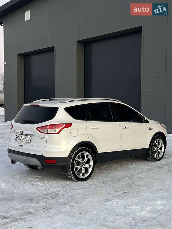 Внедорожник / Кроссовер Ford Escape 2016 в Сарнах