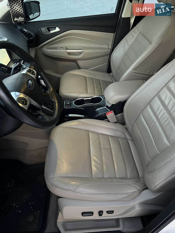 Внедорожник / Кроссовер Ford Escape 2016 в Сарнах