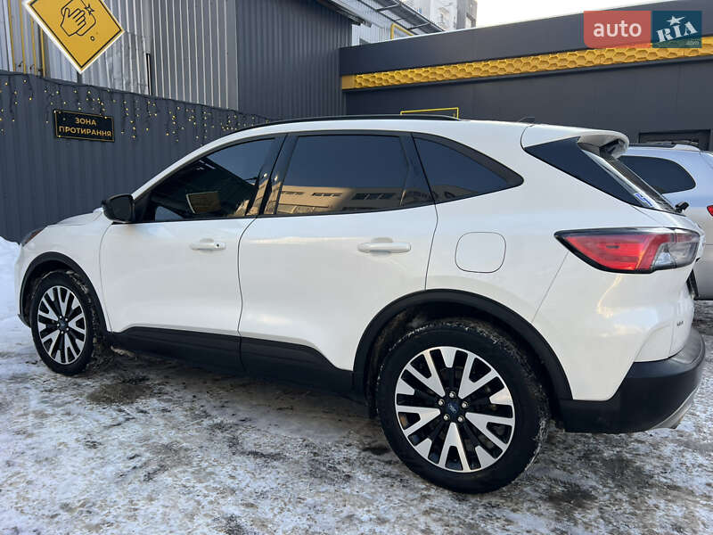Позашляховик / Кросовер Ford Escape 2020 в Харкові