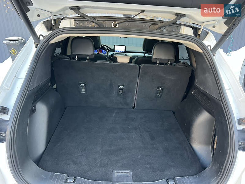 Позашляховик / Кросовер Ford Escape 2020 в Харкові