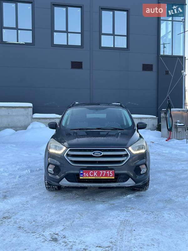 Внедорожник / Кроссовер Ford Escape 2017 в Львове