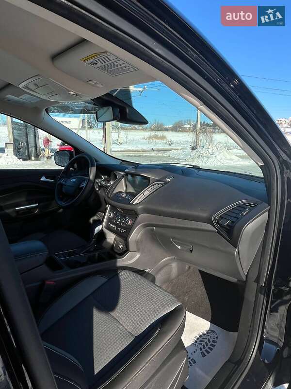 Позашляховик / Кросовер Ford Escape 2019 в Львові