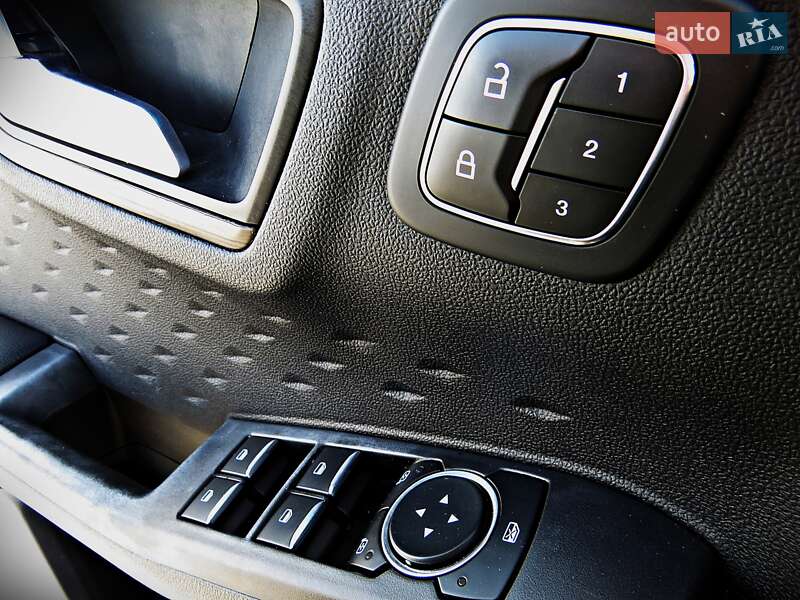 Позашляховик / Кросовер Ford Escape 2020 в Черкасах