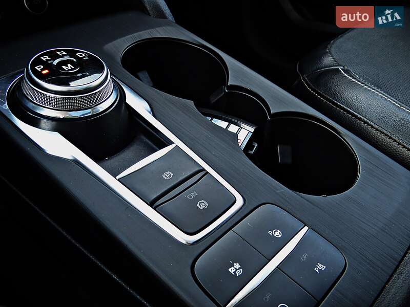 Позашляховик / Кросовер Ford Escape 2020 в Черкасах