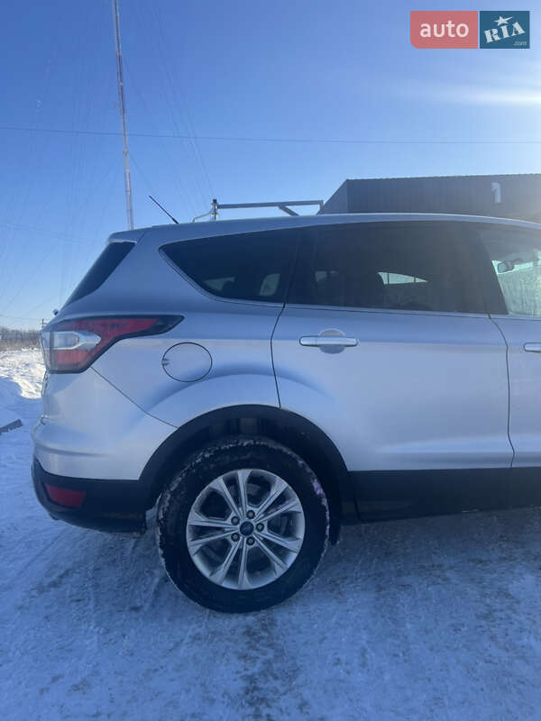 Внедорожник / Кроссовер Ford Escape 2016 в Виннице