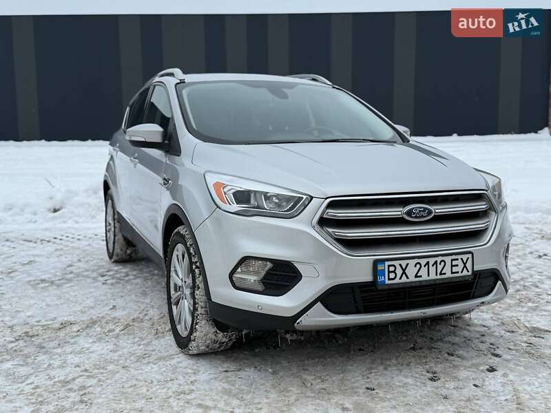 Внедорожник / Кроссовер Ford Escape 2018 в Хмельницком