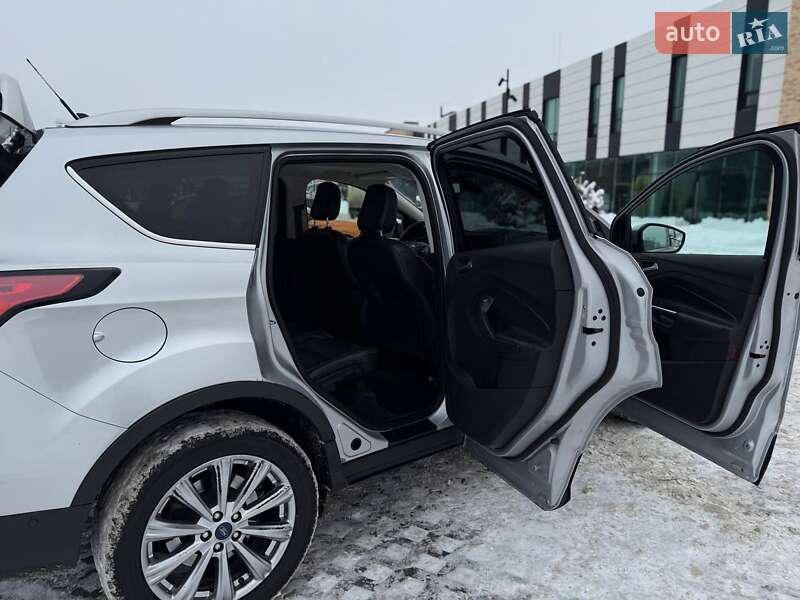 Внедорожник / Кроссовер Ford Escape 2018 в Хмельницком