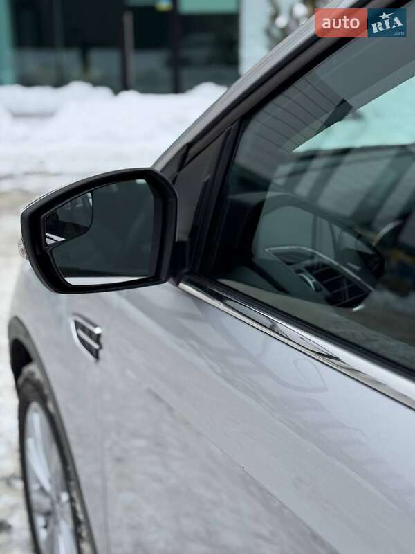 Внедорожник / Кроссовер Ford Escape 2018 в Хмельницком