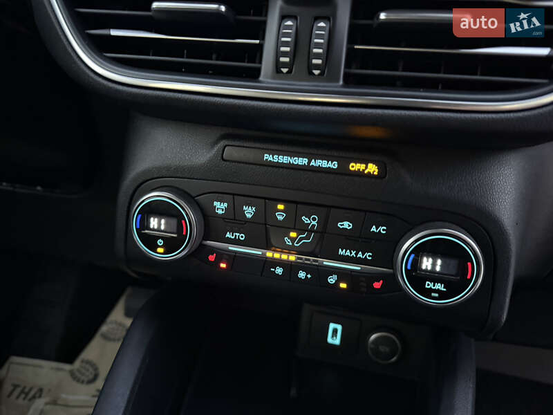 Позашляховик / Кросовер Ford Escape 2020 в Рівному