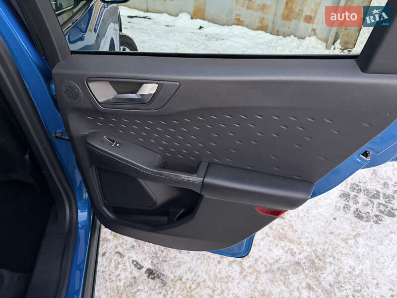 Позашляховик / Кросовер Ford Escape 2020 в Рівному