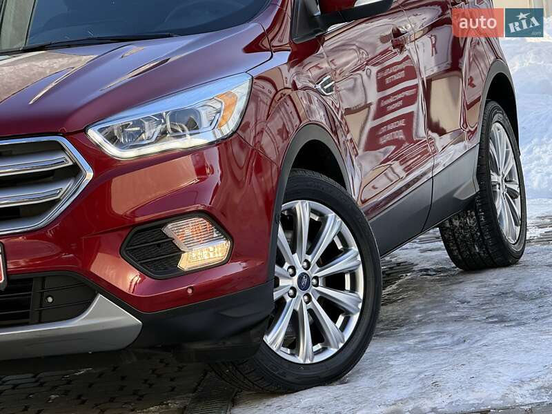 Позашляховик / Кросовер Ford Escape 2019 в Дрогобичі