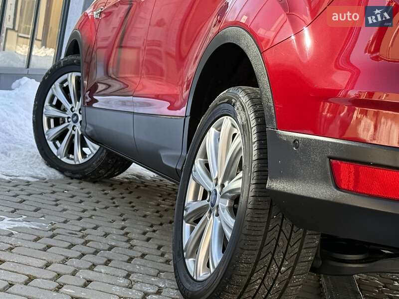 Позашляховик / Кросовер Ford Escape 2019 в Дрогобичі