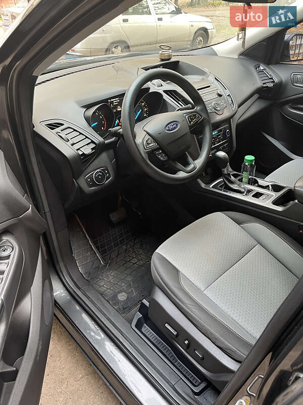 Внедорожник / Кроссовер Ford Escape 2016 в Черкассах