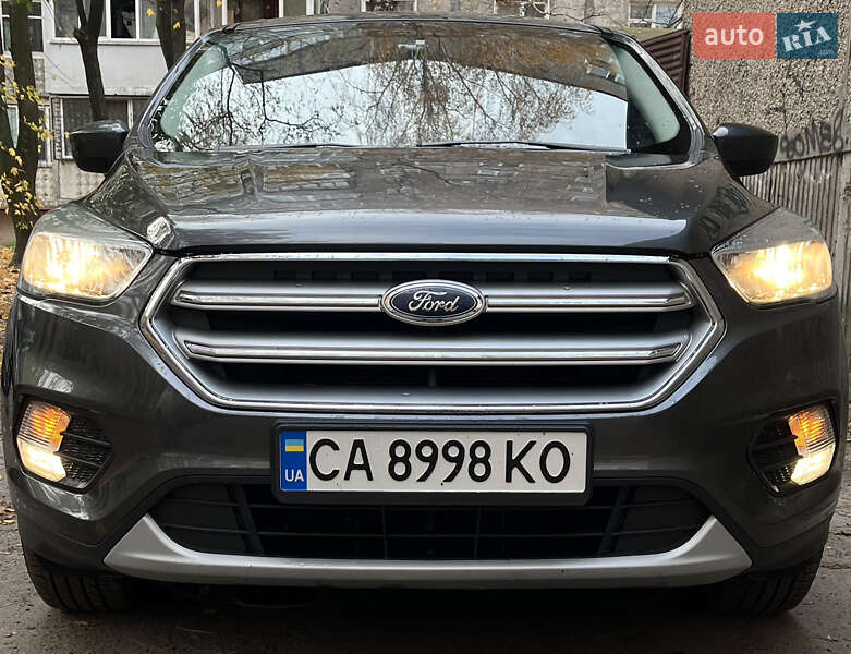 Внедорожник / Кроссовер Ford Escape 2016 в Черкассах