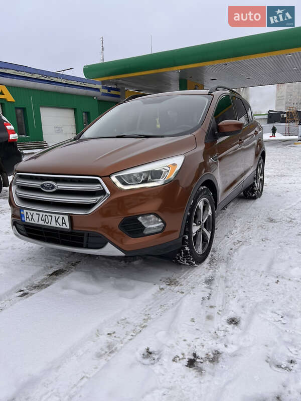 Внедорожник / Кроссовер Ford Escape 2016 в Киеве