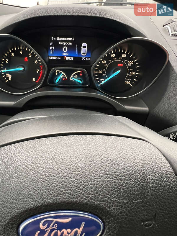 Внедорожник / Кроссовер Ford Escape 2016 в Киеве