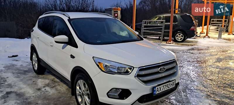Внедорожник / Кроссовер Ford Escape 2017 в Харькове фото 3 Внедорожник / Кроссовер Ford Escape 2017 в Харькове