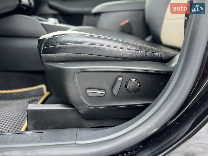 Позашляховик / Кросовер Ford Escape 2022 в Києві