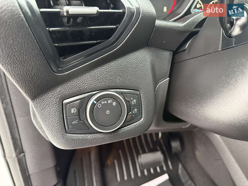 Внедорожник / Кроссовер Ford Escape 2019 в Дубно