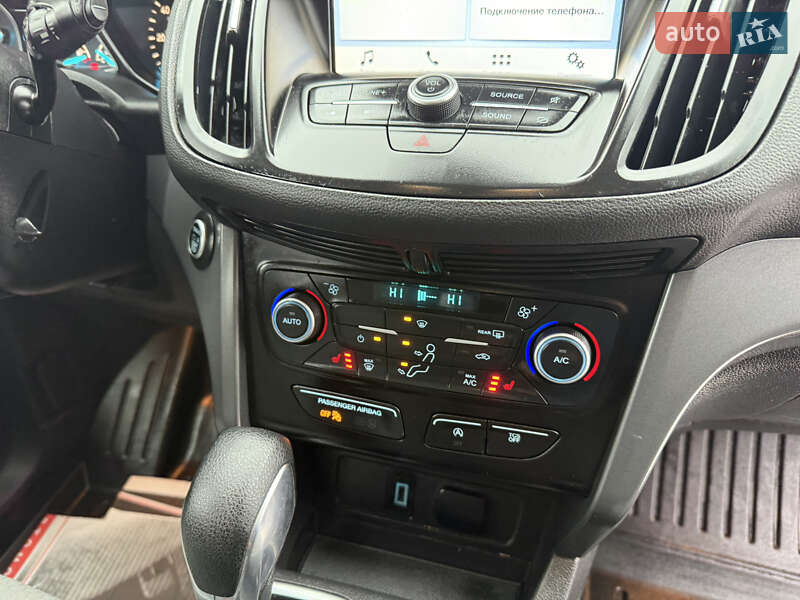 Внедорожник / Кроссовер Ford Escape 2019 в Дубно