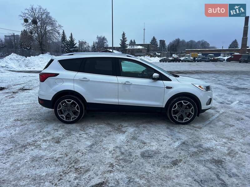 Позашляховик / Кросовер Ford Escape 2019 в Житомирі