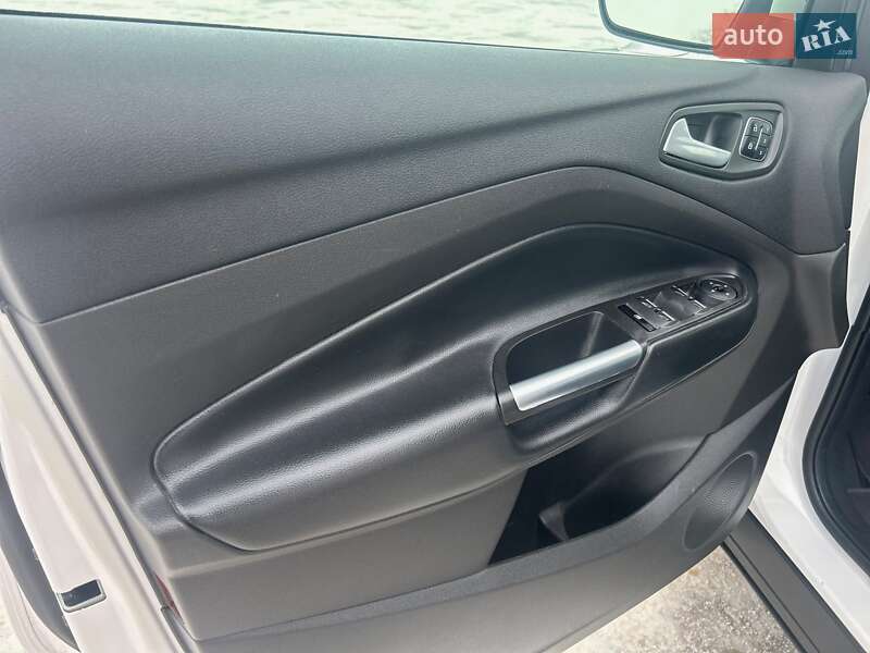 Позашляховик / Кросовер Ford Escape 2019 в Житомирі