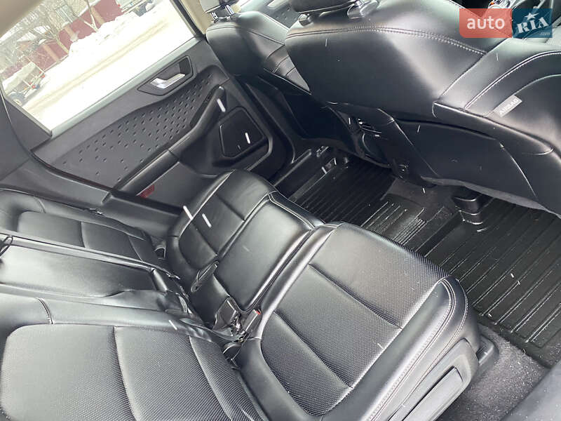 Внедорожник / Кроссовер Ford Escape 2019 в Киеве