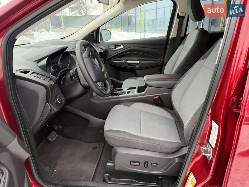 Внедорожник / Кроссовер Ford Escape 2019 в Дубно