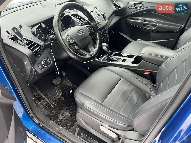 Позашляховик / Кросовер Ford Escape 2017 в Києві