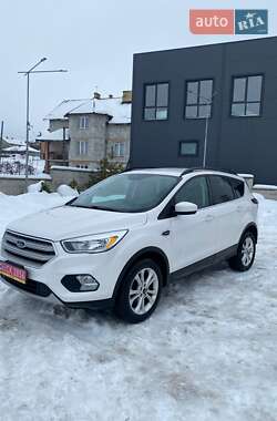 Позашляховик / Кросовер Ford Escape 2018 в Львові