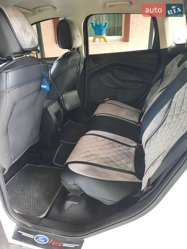 Внедорожник / Кроссовер Ford Escape 2015 в Знаменке