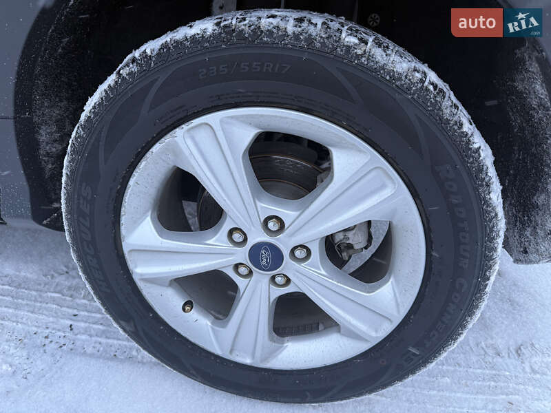 Внедорожник / Кроссовер Ford Escape 2016 в Полтаве