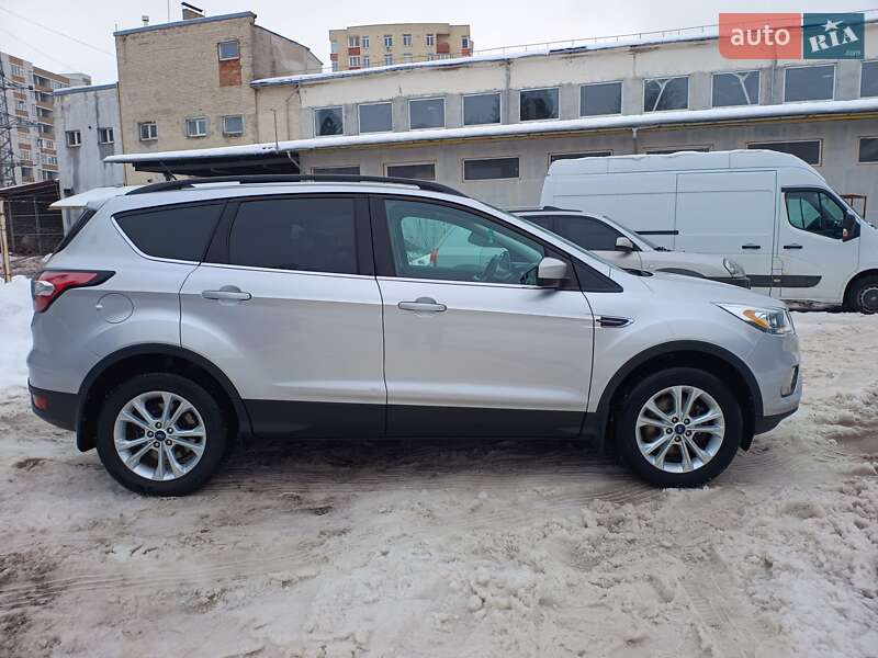 Позашляховик / Кросовер Ford Escape 2017 в Тернополі